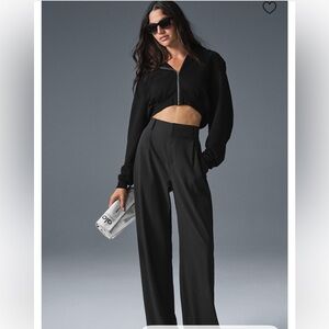 Alo yoga women trousers size xs worn once .